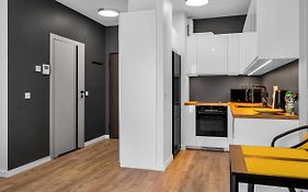 Lotnisko Chopina Modern Studio